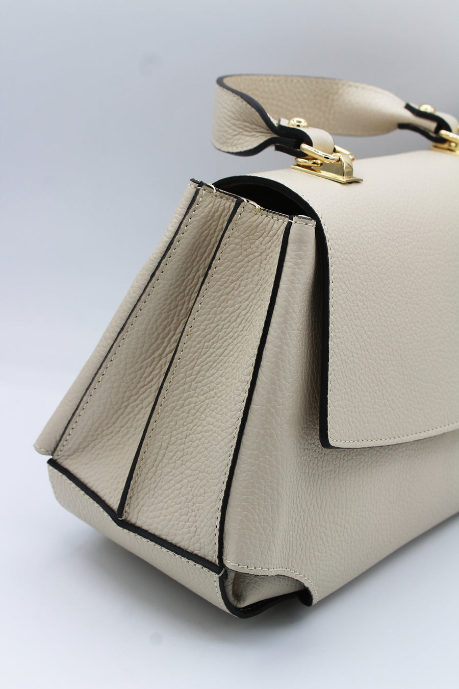 Borsa Eva